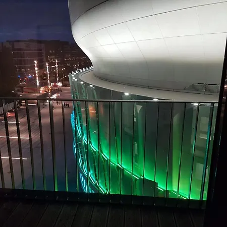 A Cote Du Stade Arena La Defense * Parigi